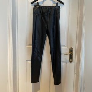FOREVER 21 Highwaisted faux leather pants